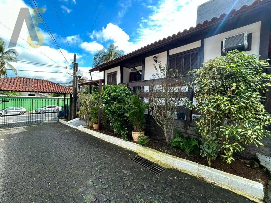 Casa de Condomínio com 2 quartos à venda, 150m2 em Anil, Rio De Janeiro - RJ - imagem 3 Foto 3 de Casa de Condomínio com 2 quartos à venda, 150m2 em Anil, Rio De Janeiro - RJ