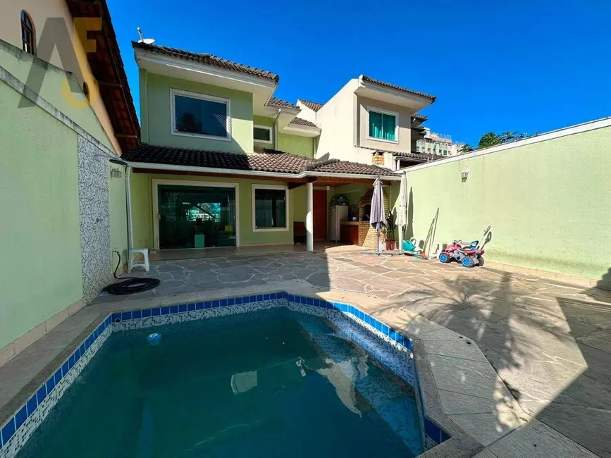 Casa de Condomínio com 4 quartos à venda, 165m2 em Pechincha, Rio De Janeiro - RJ - imagem 1 Foto 1 de Casa de Condomínio com 4 quartos à venda, 165m2 em Pechincha, Rio De Janeiro - RJ