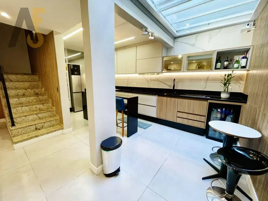 Casa com 3 quartos à venda, 104m2 em Vila Valqueire, Rio De Janeiro - RJ - imagem 6 Foto 6 de Casa com 3 quartos à venda, 104m2 em Vila Valqueire, Rio De Janeiro - RJ