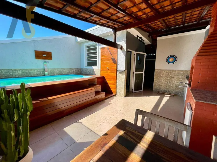 Casa com 3 quartos à venda, 104m2 em Vila Valqueire, Rio De Janeiro - RJ - imagem 1 Foto 1 de Casa com 3 quartos à venda, 104m2 em Vila Valqueire, Rio De Janeiro - RJ