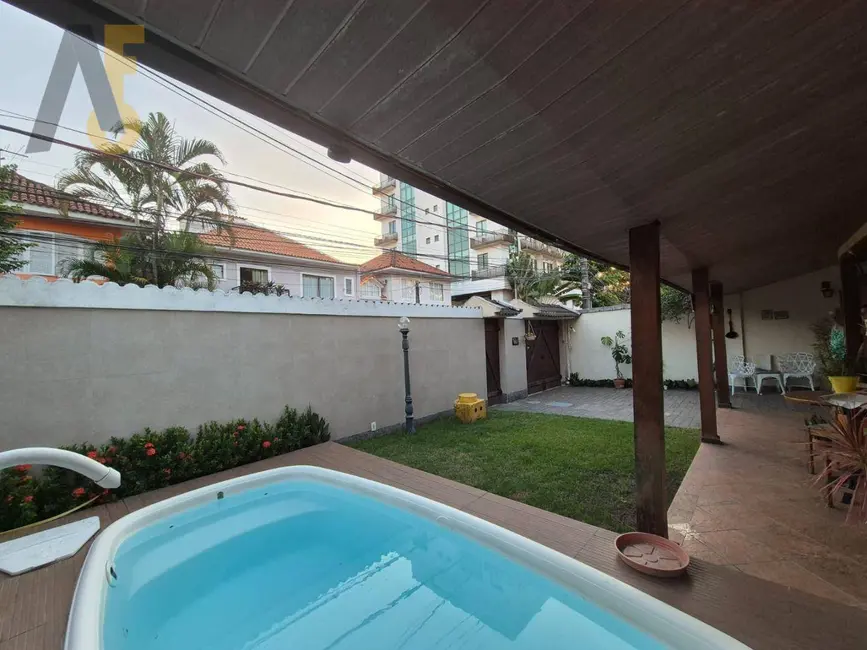 Foto 1 de Casa com 3 quartos à venda, 130m2 em Rio De Janeiro - RJ