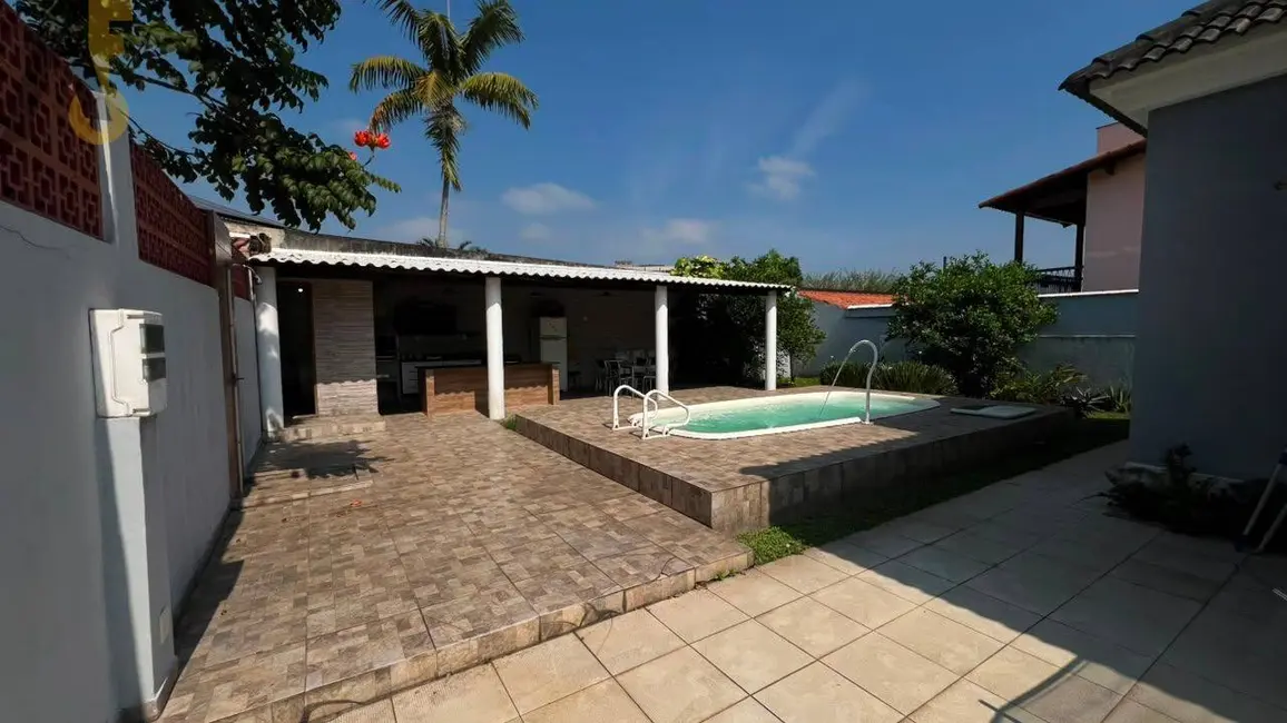 Casa com 4 quartos à venda, 237m2 em Anil, Rio De Janeiro - RJ - imagem 8 Foto 8 de Casa com 4 quartos à venda, 237m2 em Anil, Rio De Janeiro - RJ