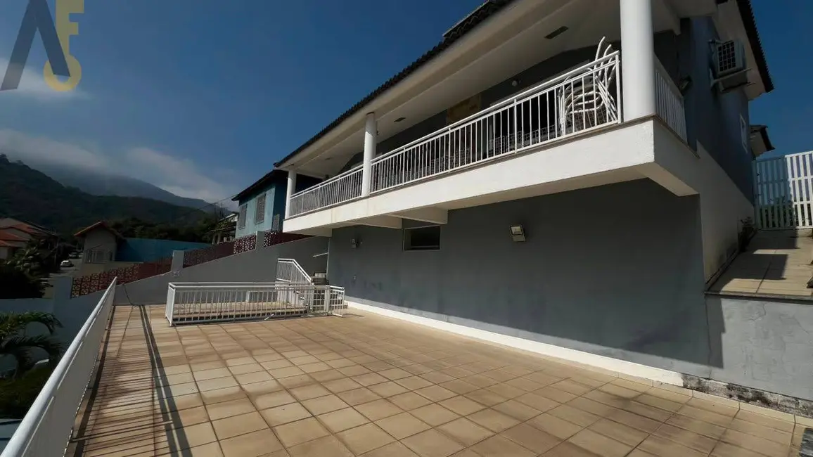 Casa com 4 quartos à venda, 237m2 em Anil, Rio De Janeiro - RJ - imagem 3 Foto 3 de Casa com 4 quartos à venda, 237m2 em Anil, Rio De Janeiro - RJ