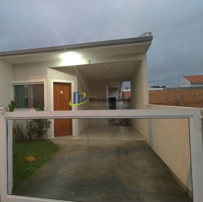 Foto 1 de Casa com 2 quartos à venda, 77m2 em Forquilhas, Sao Jose - SC
