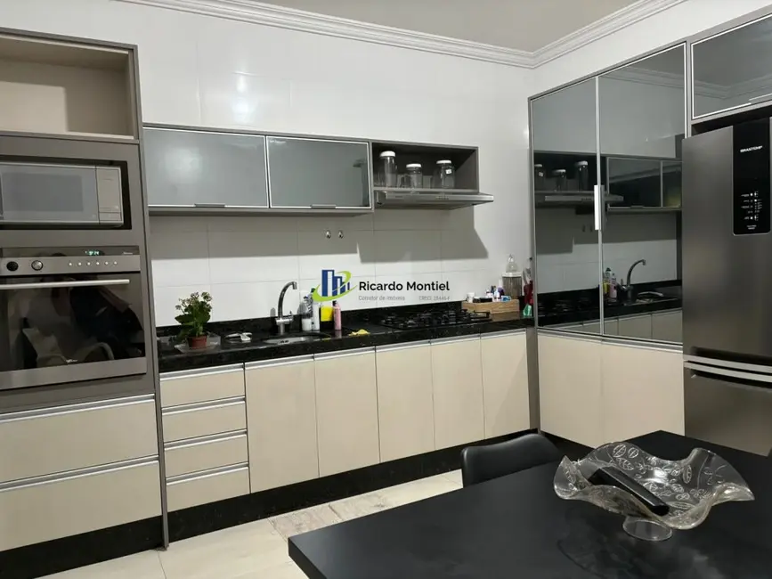 Foto 1 de Sobrado com 2 quartos à venda, 90m2 em Rio Pequeno, Camboriu - SC