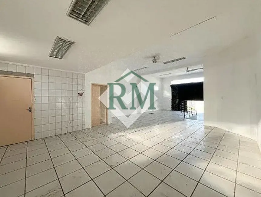 Sala Comercial para alugar, 350m2 em Pinheiro Machado, Santa Maria - RS - imagem 6 Foto 6 de Sala Comercial para alugar, 350m2 em Pinheiro Machado, Santa Maria - RS