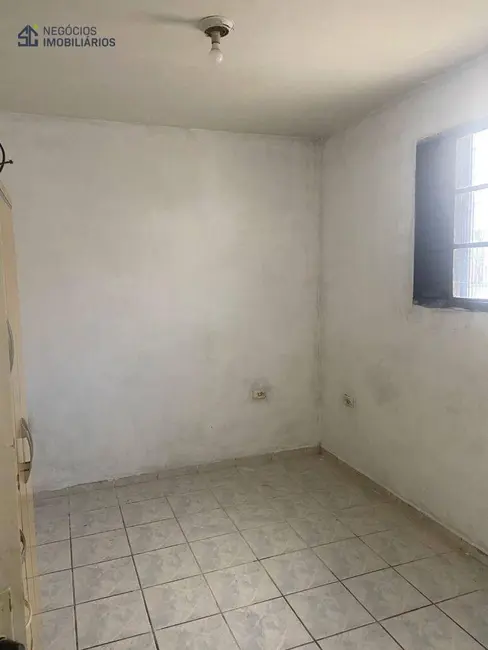 Foto 4 de Kitnet com 1 quarto para alugar, 25m2 em Jardim Rubilene, São Paulo - SP