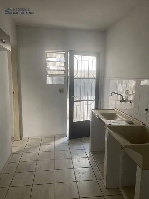Foto 2 de Kitnet com 1 quarto para alugar, 25m2 em Jardim Rubilene, São Paulo - SP
