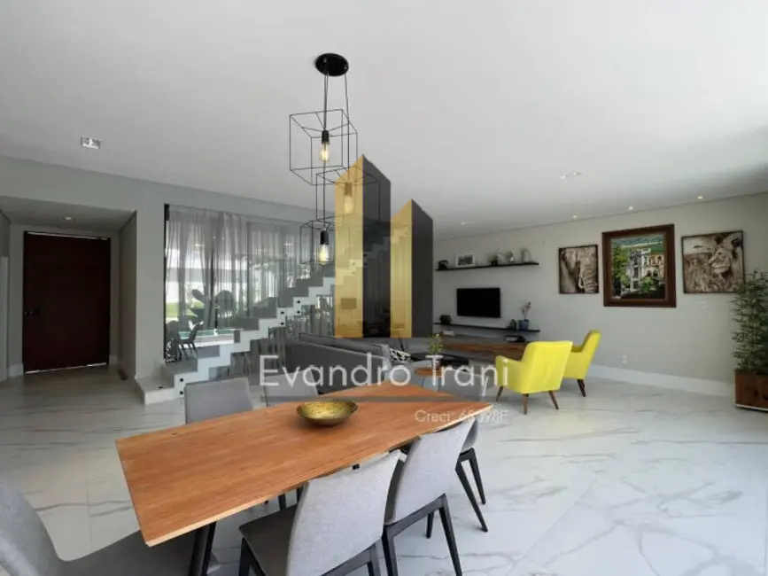 Foto 1 de Casa com 4 quartos à venda, 293m2 em Sao Jose Dos Campos - SP
