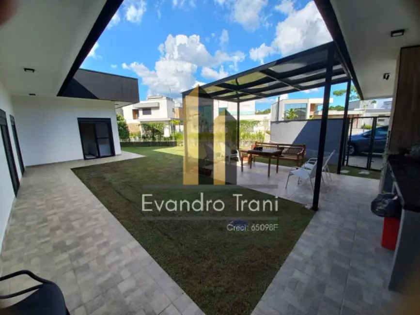 Foto 2 de Casa com 4 quartos à venda, 280m2 em Sao Jose Dos Campos - SP