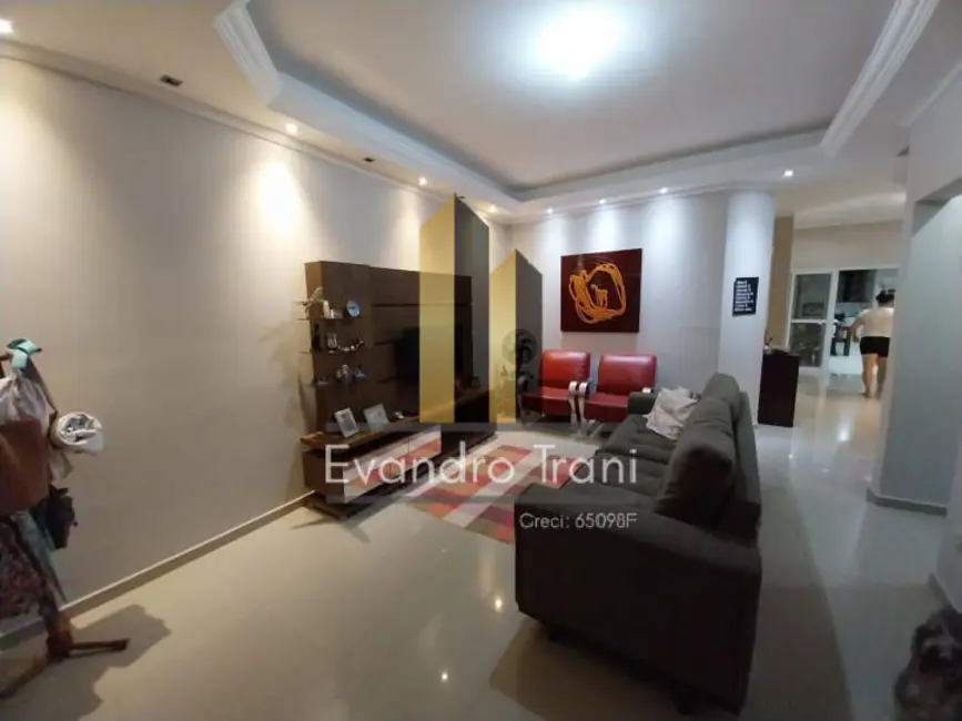 Foto 1 de Casa com 4 quartos à venda, 241m2 em Sao Jose Dos Campos - SP