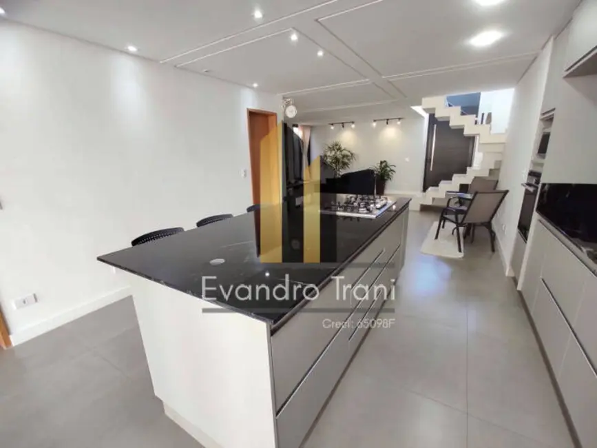 Casa com 3 quartos à venda, 230m2 em Sao Jose Dos Campos - SP - imagem 5 Foto 5 de Casa com 3 quartos à venda, 230m2 em Sao Jose Dos Campos - SP