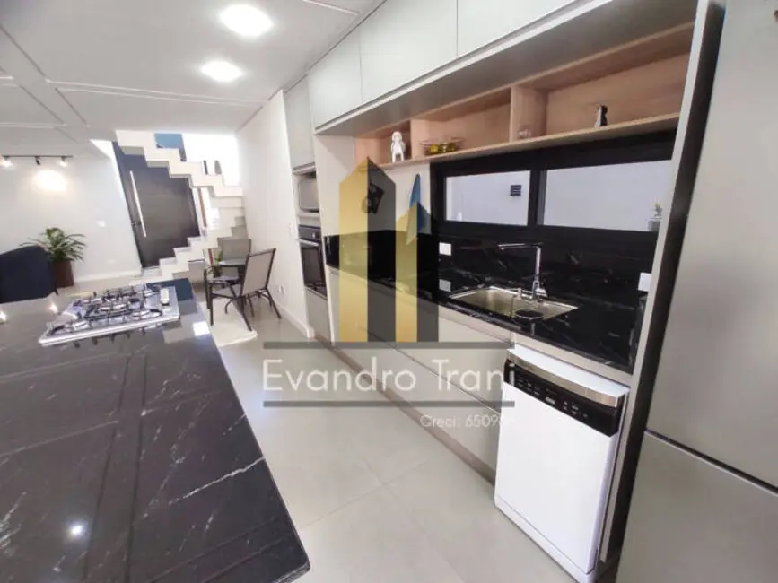 Casa com 3 quartos à venda, 230m2 em Sao Jose Dos Campos - SP - imagem 4 Foto 4 de Casa com 3 quartos à venda, 230m2 em Sao Jose Dos Campos - SP