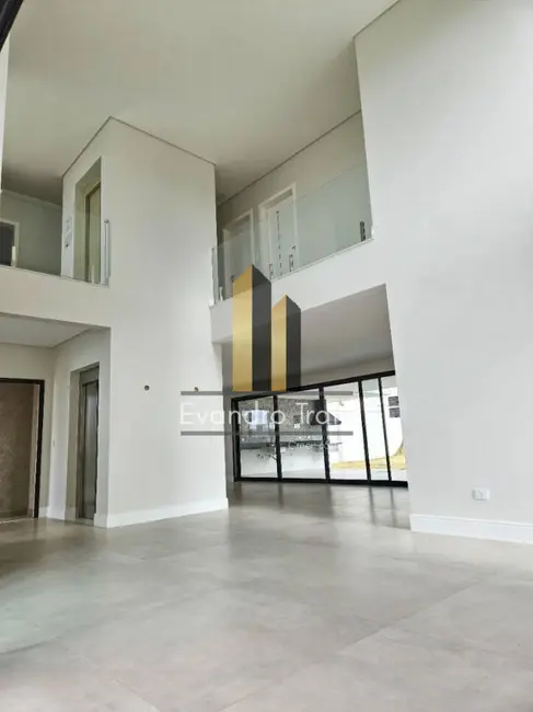 Foto 8 de Casa com 4 quartos à venda, 450m2 em Sao Jose Dos Campos - SP