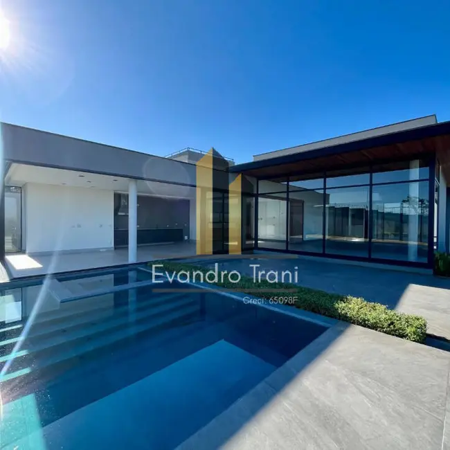 Foto 3 de Casa com 4 quartos à venda, 600m2 em Sao Jose Dos Campos - SP