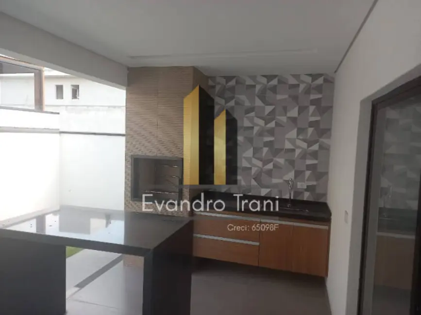 Foto 3 de Casa com 3 quartos à venda, 175m2 em Jardim Jacinto, Jacarei - SP