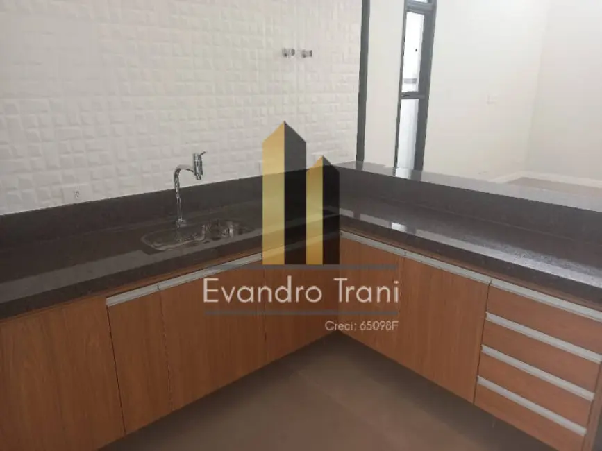 Foto 9 de Casa com 3 quartos à venda, 175m2 em Jardim Jacinto, Jacarei - SP