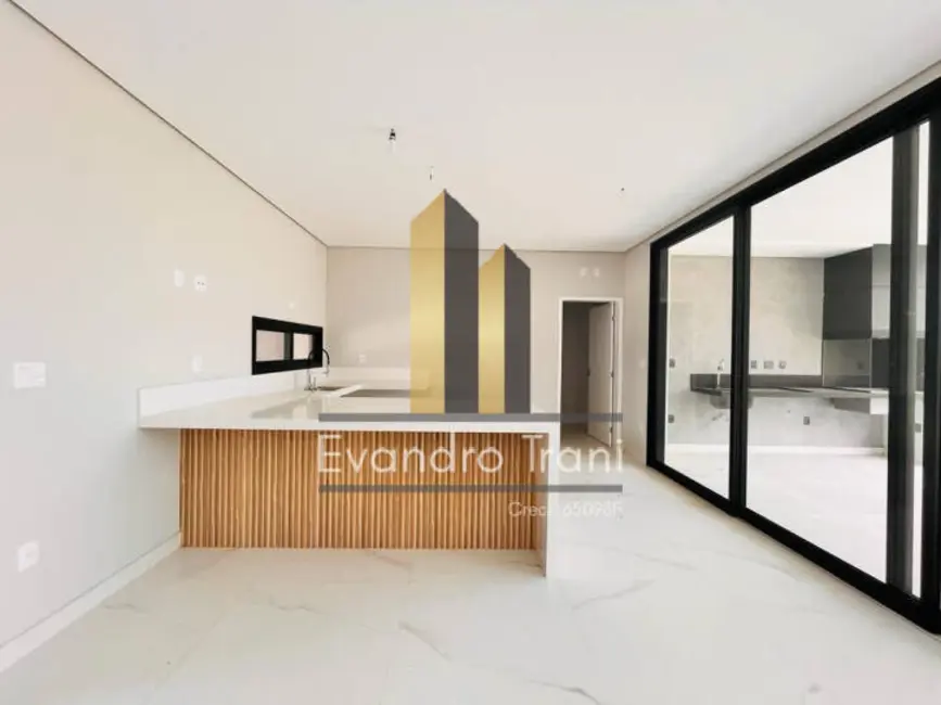 Foto 2 de Casa com 4 quartos à venda, 354m2 em Sao Jose Dos Campos - SP