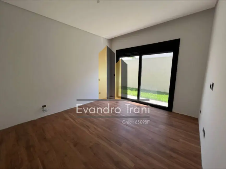 Casa com 4 quartos à venda, 450m2 em Sao Jose Dos Campos - SP - imagem 3 Foto 3 de Casa com 4 quartos à venda, 450m2 em Sao Jose Dos Campos - SP