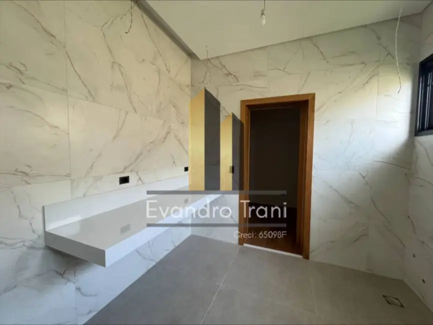 Casa com 4 quartos à venda, 450m2 em Sao Jose Dos Campos - SP - imagem 2 Foto 2 de Casa com 4 quartos à venda, 450m2 em Sao Jose Dos Campos - SP