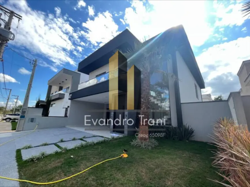 Foto 1 de Casa com 3 quartos à venda, 245m2 em Bairro do Grama, Cacapava - SP