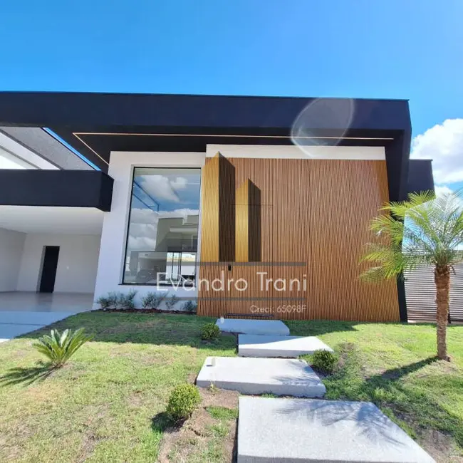 Foto 2 de Casa com 3 quartos à venda, 270m2 em Sao Jose Dos Campos - SP