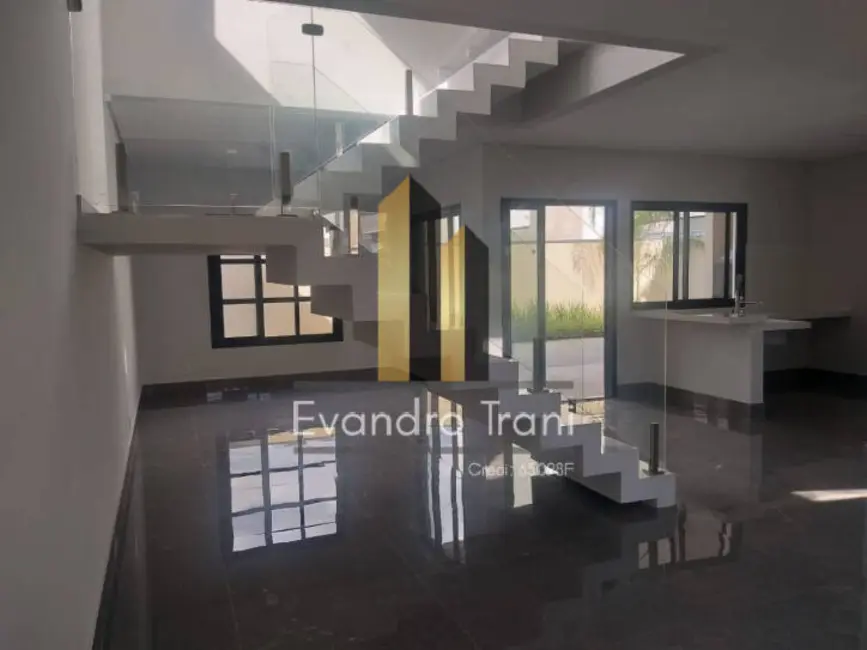 Foto 2 de Casa com 4 quartos à venda, 235m2 em Sao Jose Dos Campos - SP