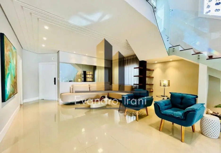 Casa com 4 quartos à venda, 350m2 em Sao Jose Dos Campos - SP - imagem 4 Foto 4 de Casa com 4 quartos à venda, 350m2 em Sao Jose Dos Campos - SP