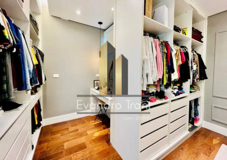 Casa com 4 quartos à venda, 350m2 em Sao Jose Dos Campos - SP - imagem 5 Foto 5 de Casa com 4 quartos à venda, 350m2 em Sao Jose Dos Campos - SP