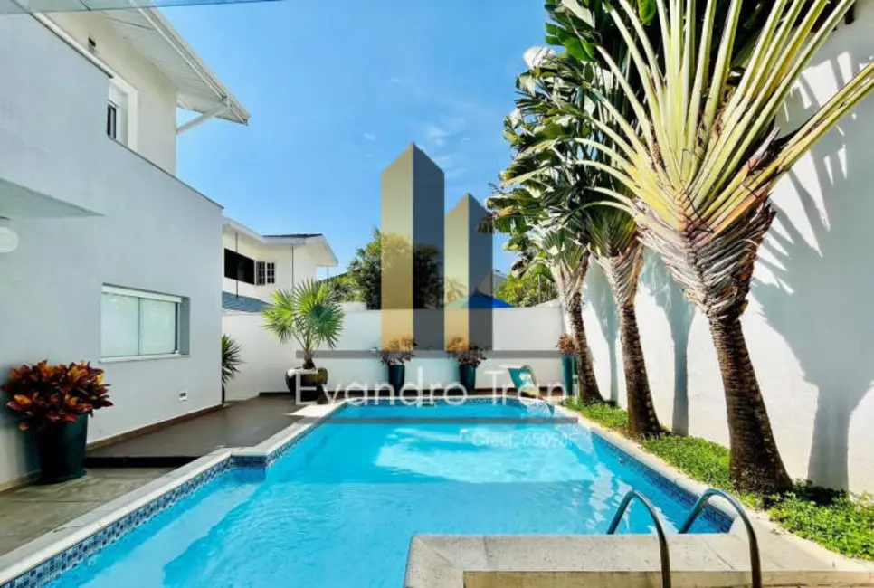 Casa com 4 quartos à venda, 350m2 em Sao Jose Dos Campos - SP - imagem 1 Foto 1 de Casa com 4 quartos à venda, 350m2 em Sao Jose Dos Campos - SP