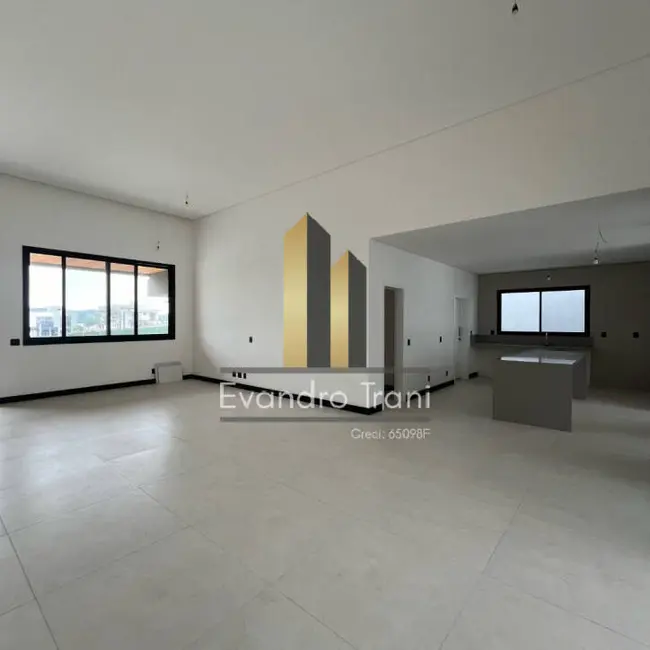 Foto 7 de Casa com 4 quartos à venda, 300m2 em Sao Jose Dos Campos - SP
