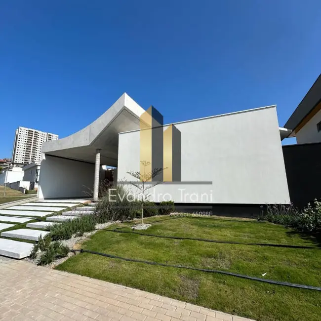 Foto 2 de Casa com 3 quartos à venda, 239m2 em Sao Jose Dos Campos - SP