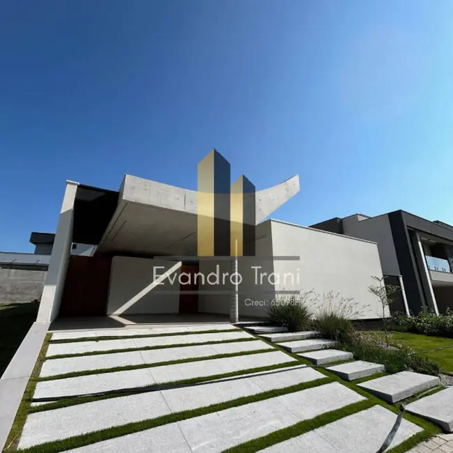 Foto 1 de Casa com 3 quartos à venda, 239m2 em Sao Jose Dos Campos - SP