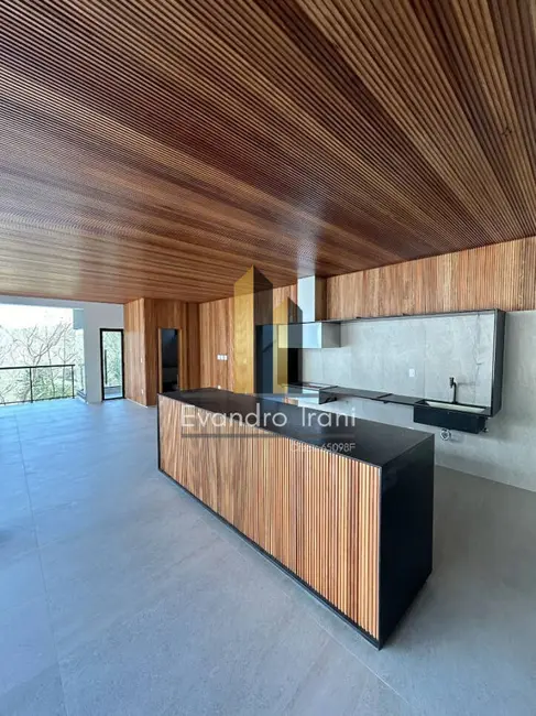 Foto 8 de Casa com 4 quartos à venda, 584m2 em Sao Jose Dos Campos - SP