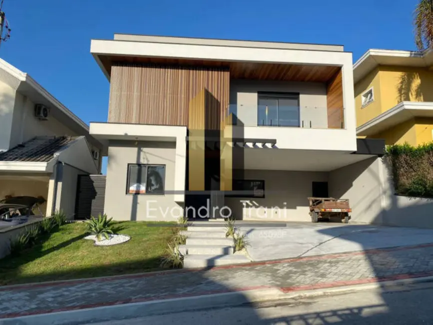 Foto 1 de Casa com 4 quartos à venda, 349m2 em Sao Jose Dos Campos - SP
