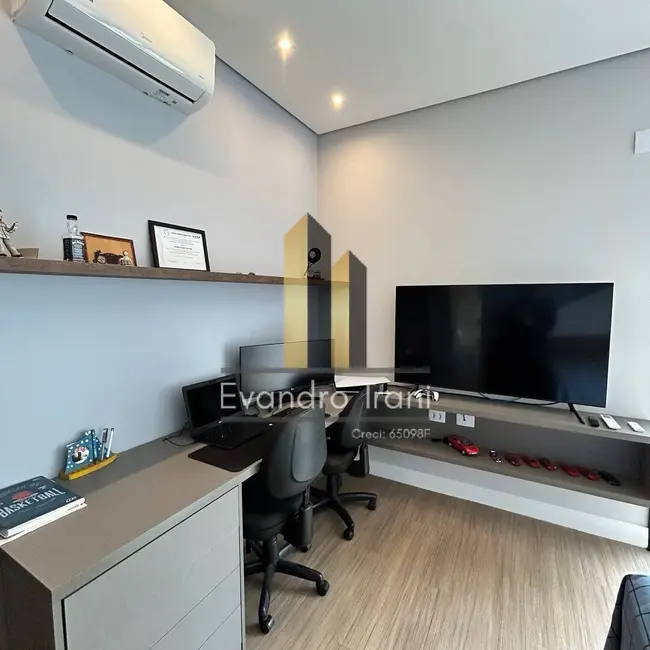 Casa com 3 quartos à venda, 481m2 em Sao Jose Dos Campos - SP - imagem 8 Foto 8 de Casa com 3 quartos à venda, 481m2 em Sao Jose Dos Campos - SP