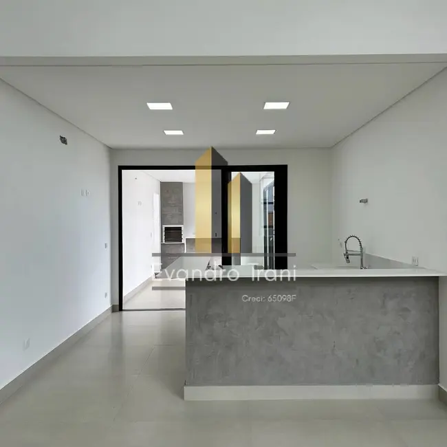 Foto 1 de Casa com 3 quartos à venda, 180m2 em Sao Jose Dos Campos - SP