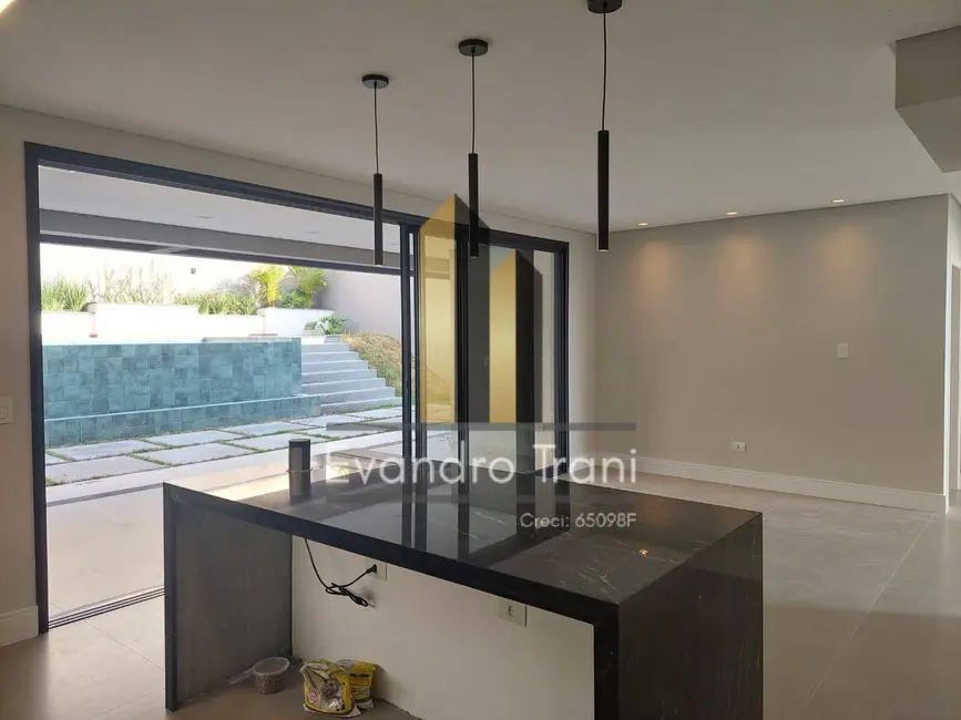 Casa com 4 quartos à venda, 325m2 em Sao Jose Dos Campos - SP - imagem 5 Foto 5 de Casa com 4 quartos à venda, 325m2 em Sao Jose Dos Campos - SP