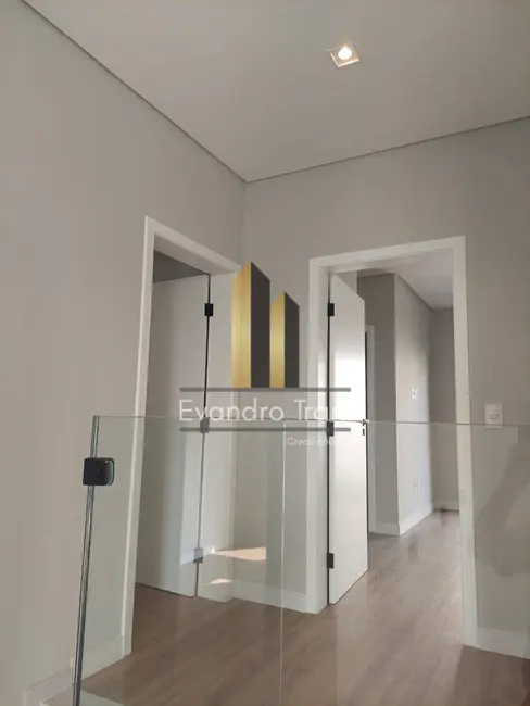 Casa com 4 quartos à venda, 325m2 em Sao Jose Dos Campos - SP - imagem 9 Foto 9 de Casa com 4 quartos à venda, 325m2 em Sao Jose Dos Campos - SP