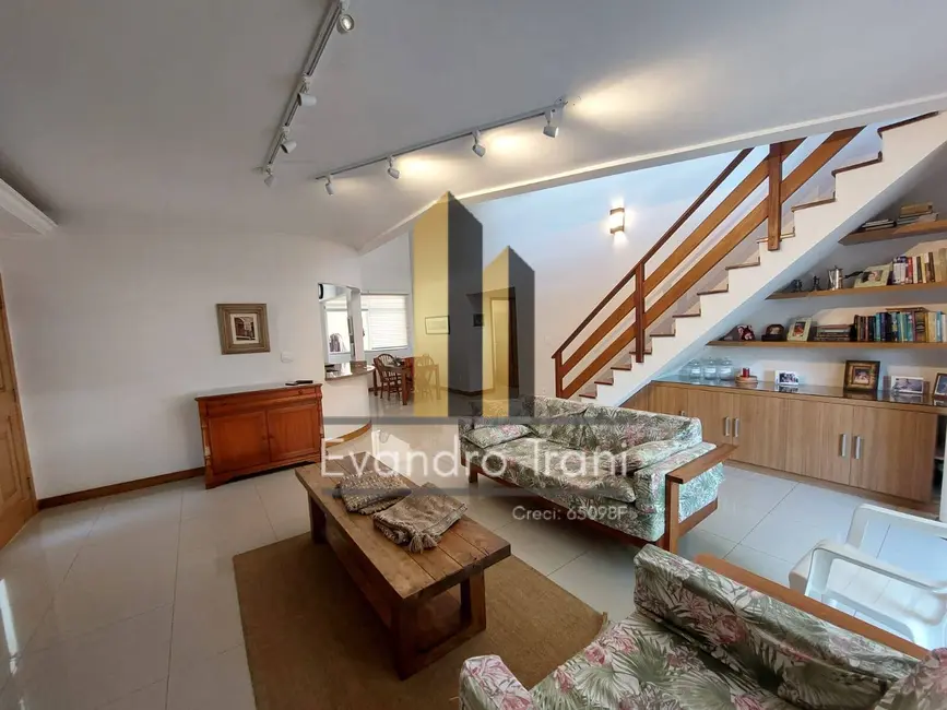 Foto 5 de Casa com 4 quartos à venda, 254m2 em Sao Jose Dos Campos - SP