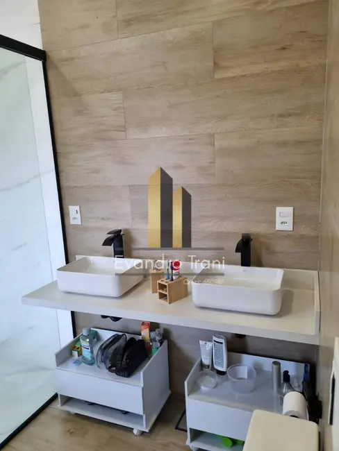 Casa com 3 quartos à venda, 451m2 em Sao Jose Dos Campos - SP - imagem 3 Foto 3 de Casa com 3 quartos à venda, 451m2 em Sao Jose Dos Campos - SP