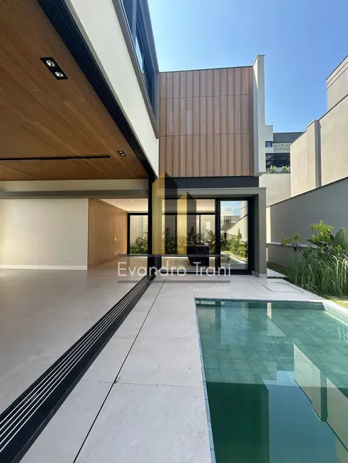 Foto 3 de Casa com 4 quartos à venda, 450m2 em Sao Jose Dos Campos - SP