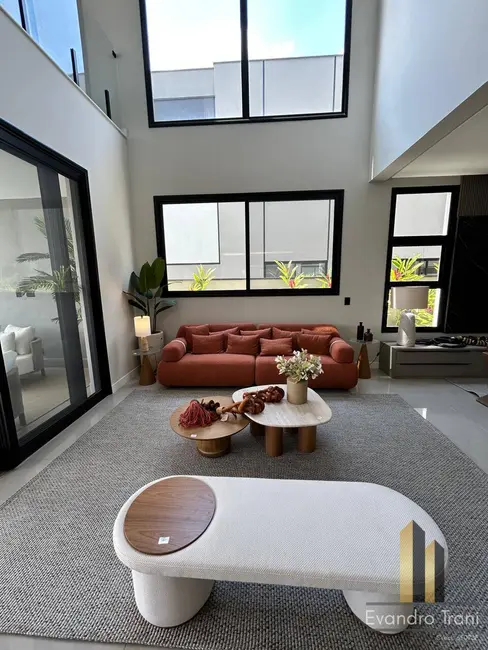 Foto 3 de Casa com 5 quartos à venda, 435m2 em Sao Jose Dos Campos - SP