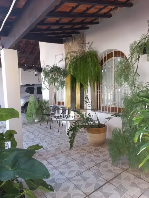 Foto 2 de Casa com 3 quartos à venda, 250m2 em Sao Jose Dos Campos - SP