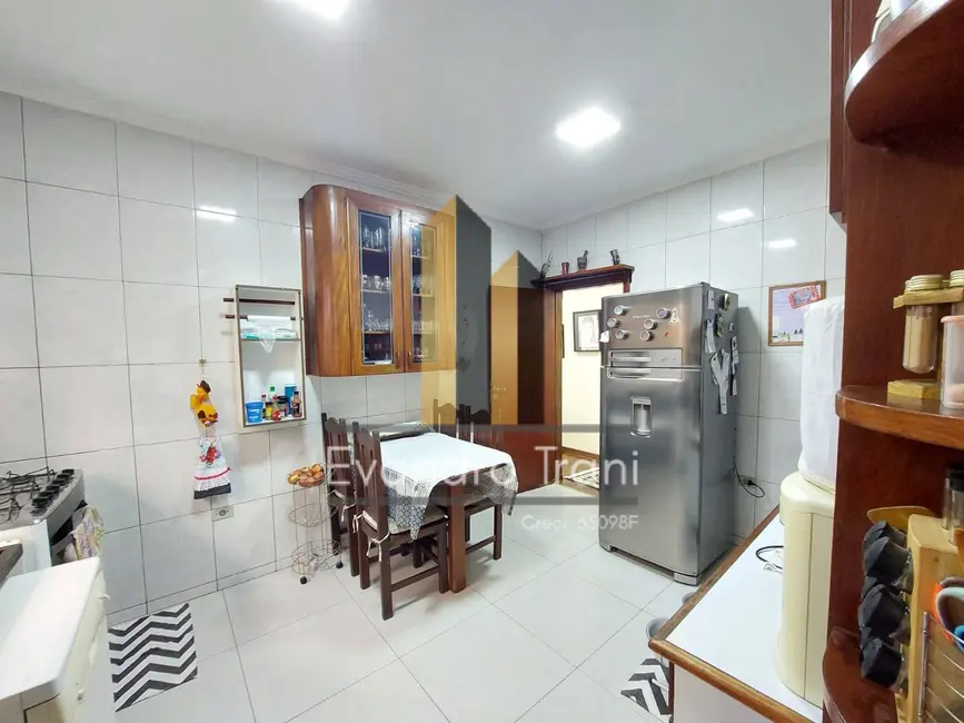 Casa com 4 quartos à venda, 300m2 em Sao Jose Dos Campos - SP - imagem 4 Foto 4 de Casa com 4 quartos à venda, 300m2 em Sao Jose Dos Campos - SP