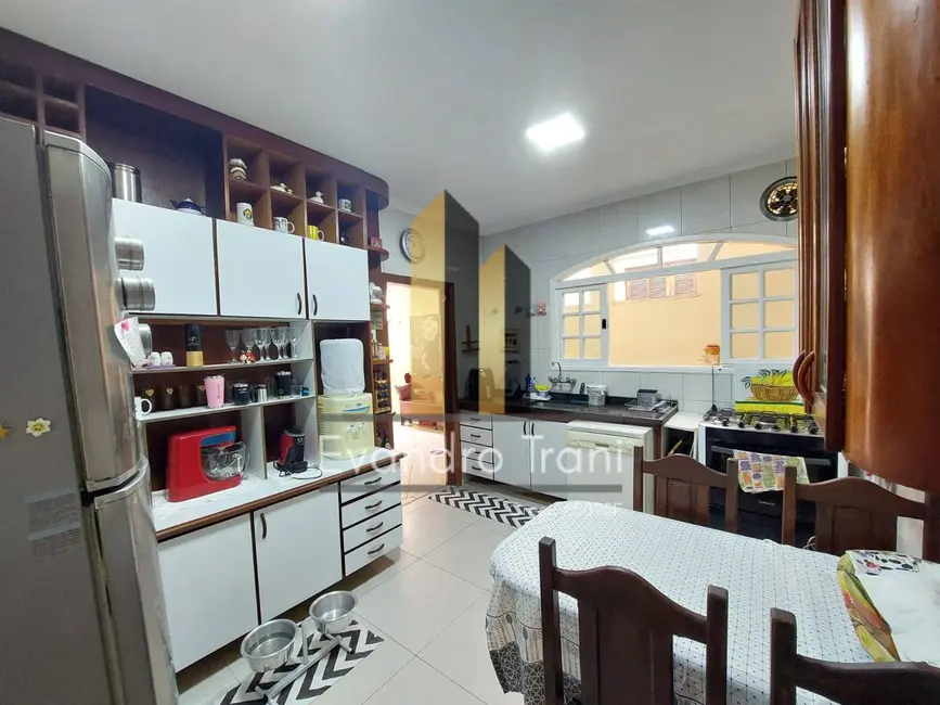 Casa com 4 quartos à venda, 300m2 em Sao Jose Dos Campos - SP - imagem 6 Foto 6 de Casa com 4 quartos à venda, 300m2 em Sao Jose Dos Campos - SP