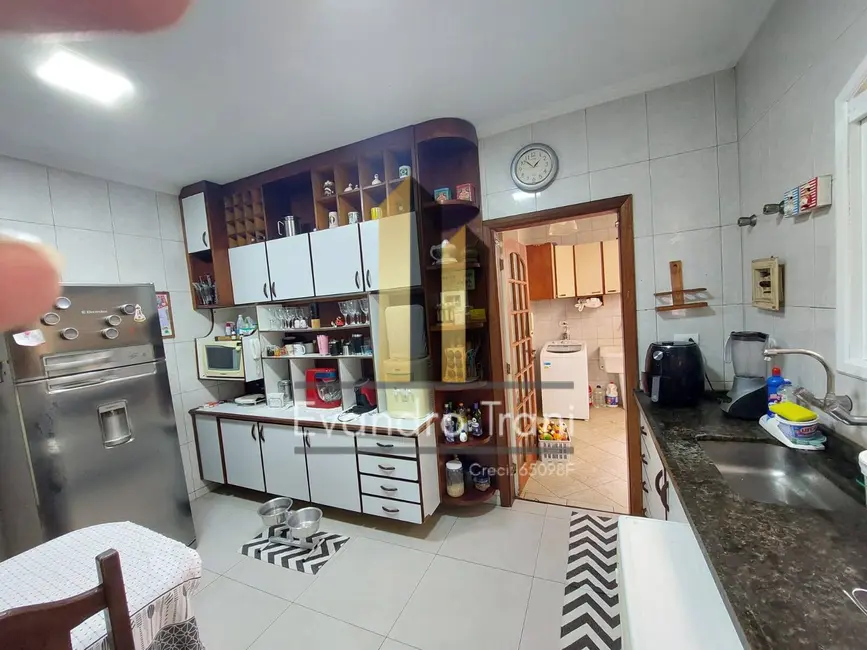 Casa com 4 quartos à venda, 300m2 em Sao Jose Dos Campos - SP - imagem 7 Foto 7 de Casa com 4 quartos à venda, 300m2 em Sao Jose Dos Campos - SP