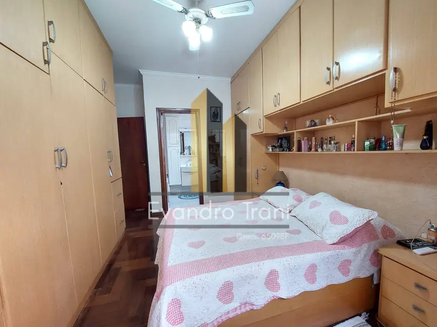 Casa com 4 quartos à venda, 300m2 em Sao Jose Dos Campos - SP - imagem 8 Foto 8 de Casa com 4 quartos à venda, 300m2 em Sao Jose Dos Campos - SP