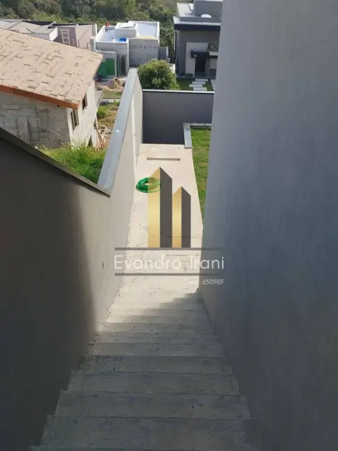 Casa com 3 quartos à venda, 374m2 em Sao Jose Dos Campos - SP - imagem 6 Foto 6 de Casa com 3 quartos à venda, 374m2 em Sao Jose Dos Campos - SP