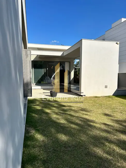 Foto 1 de Casa com 3 quartos à venda, 530m2 em Sao Jose Dos Campos - SP
